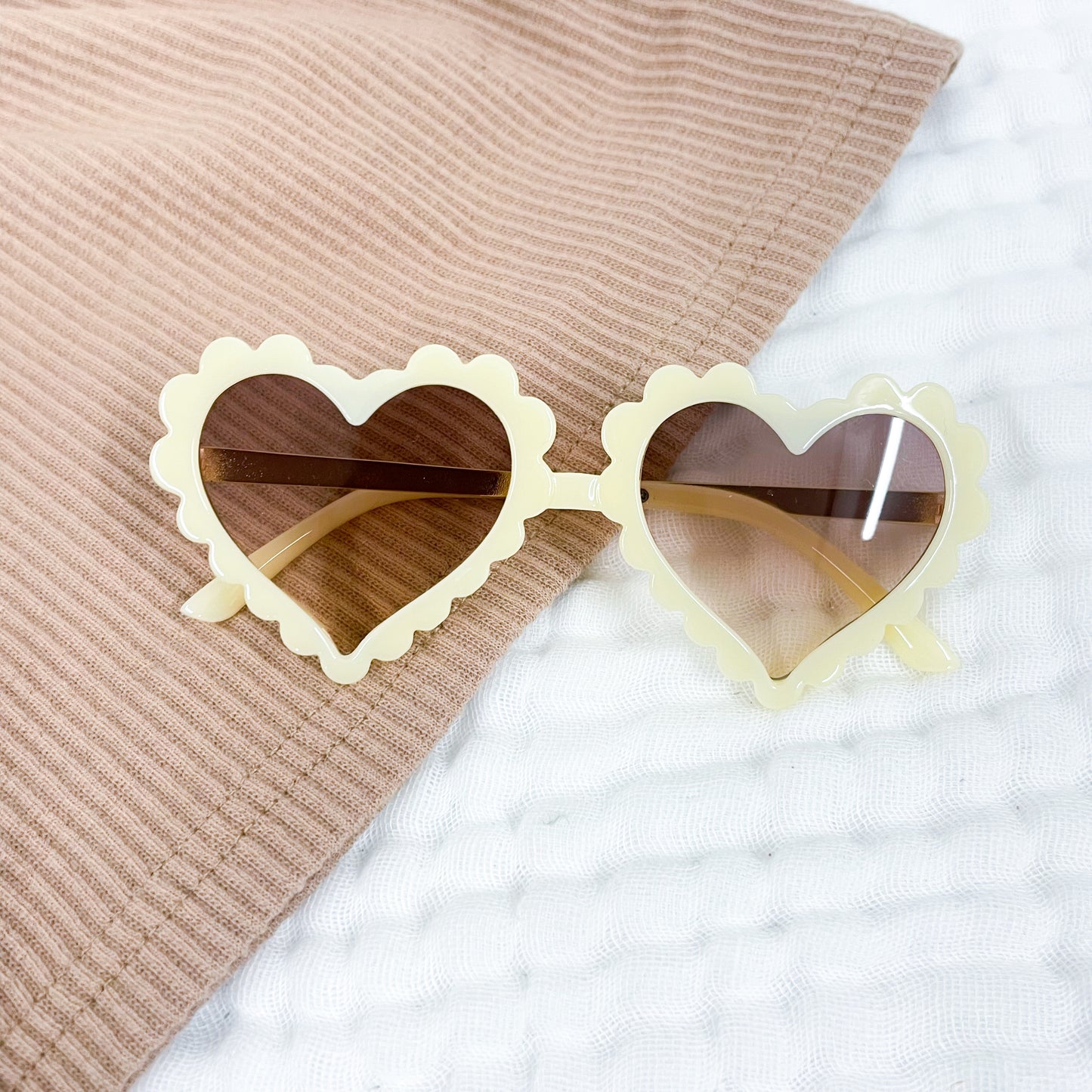 Kid's Heart Scallop Sunglasses