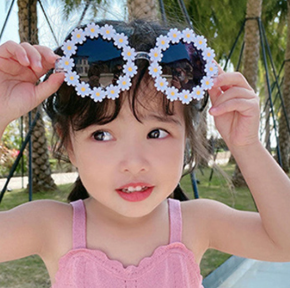 Children's White Daisy Sunglasses
