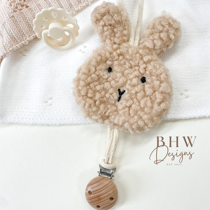 boucle bunny dummy clip in oat